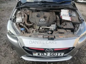 Mazda Demio 2015 Silver
