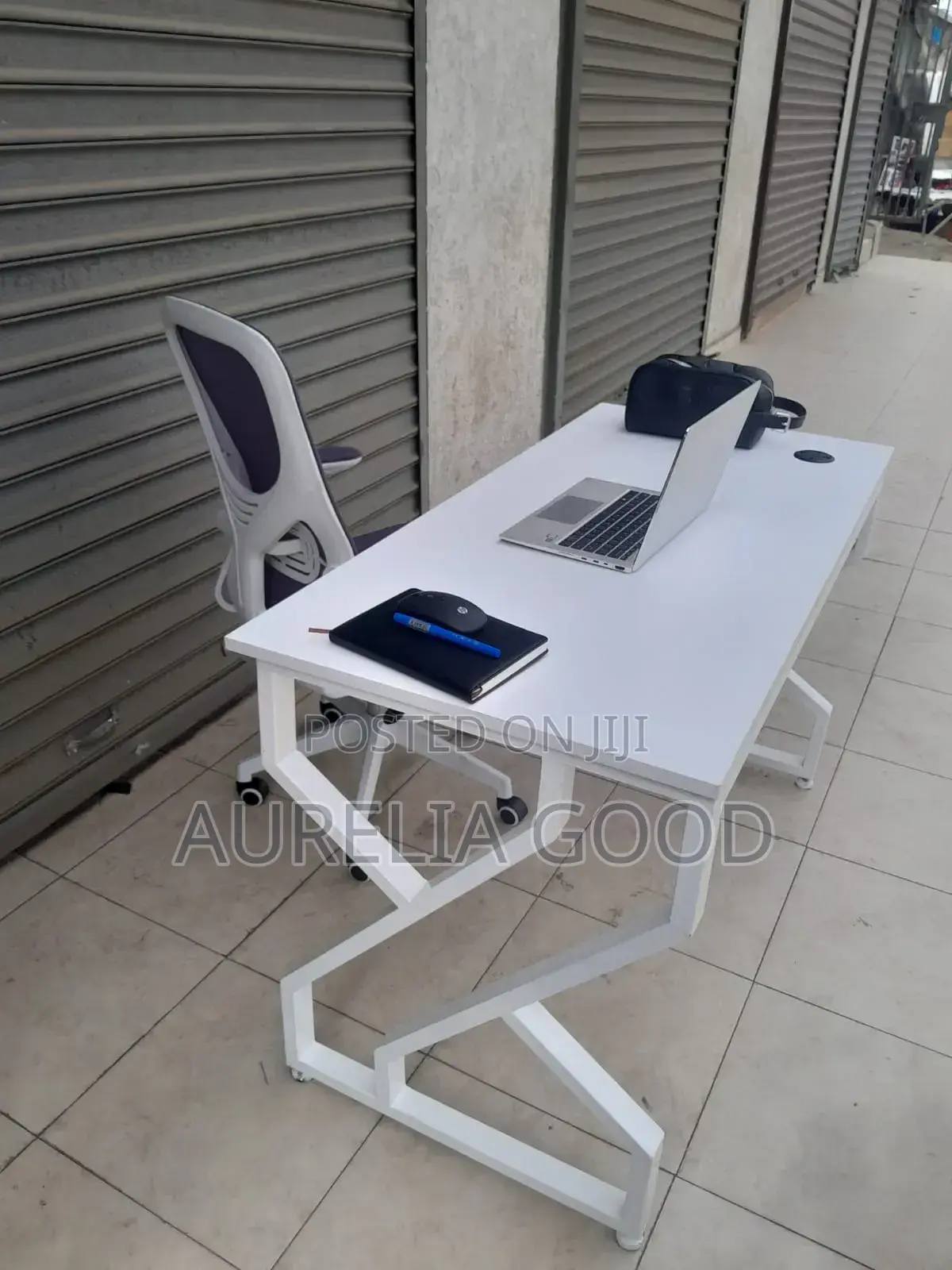 All White Metallic Stand Office Desk