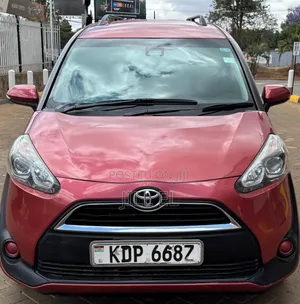 Toyota Sienta 1.5 FWD 2017 Maroon