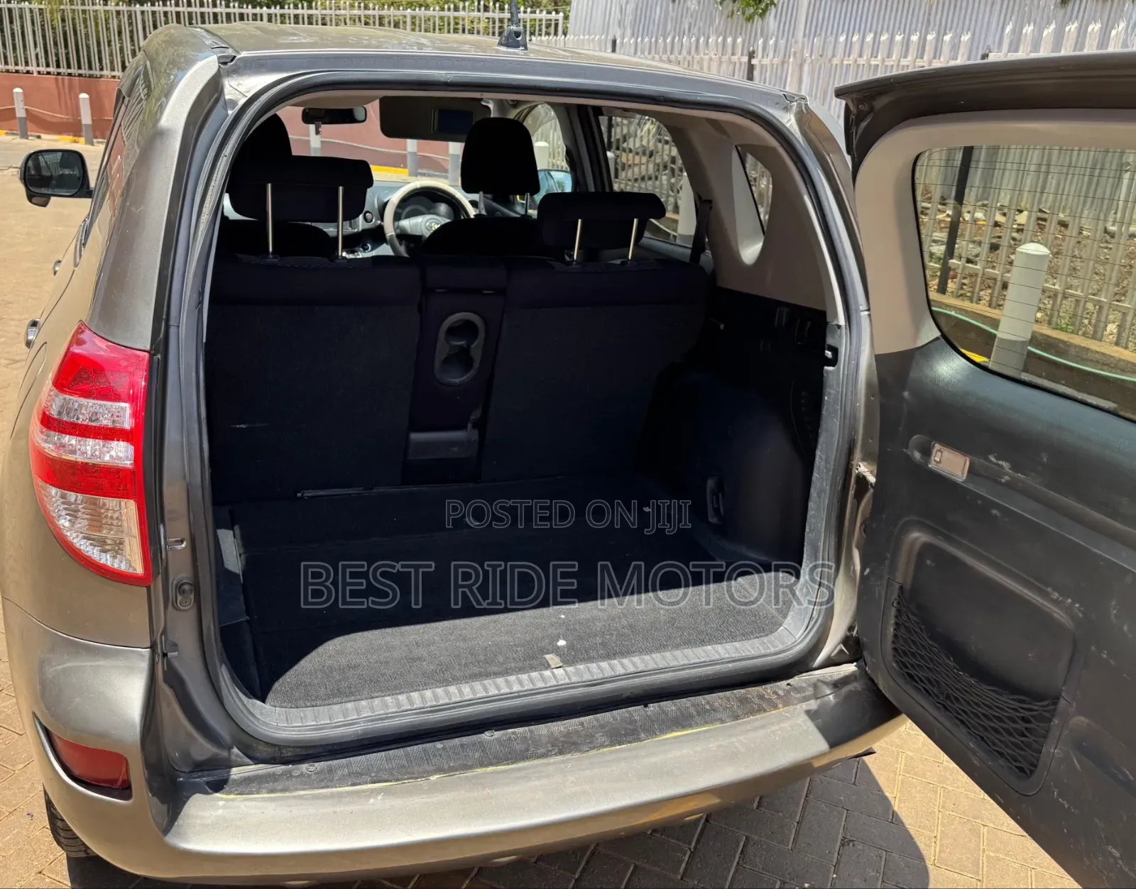 Toyota RAV4 2010 Gray
