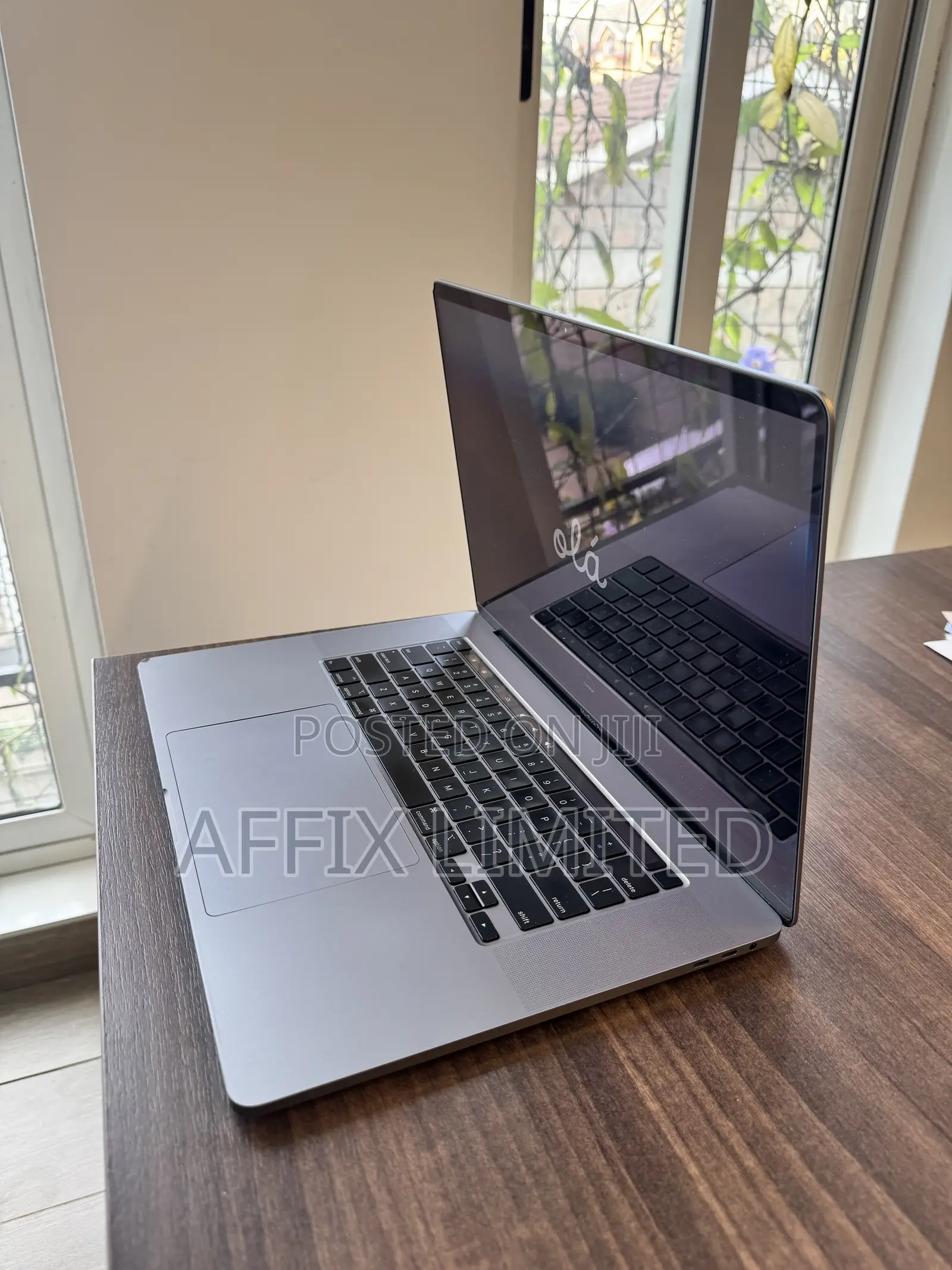 Laptop Apple MacBook Pro 2019 16GB Intel Core i9 SSD 1T