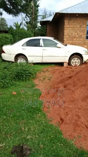 Toyota Crown 2006 Pearl