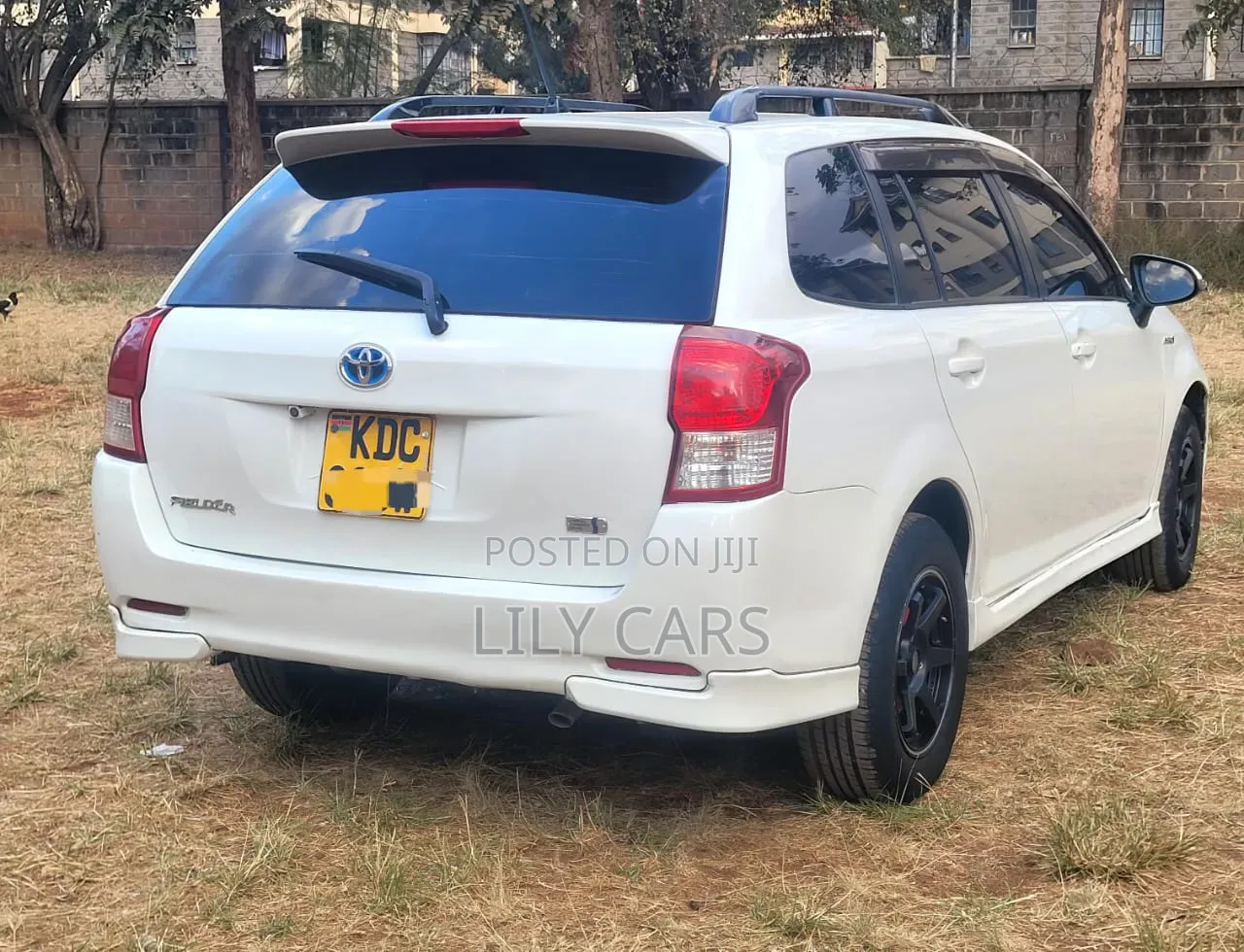 Toyota Corolla Fielder 2014 Off white