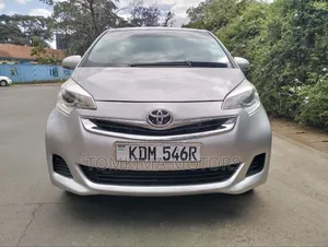 Toyota Ractis 2016 Silver