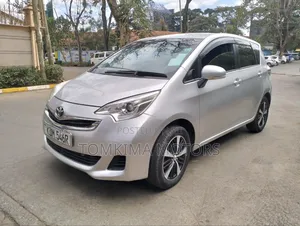 Toyota Ractis 2016 Silver