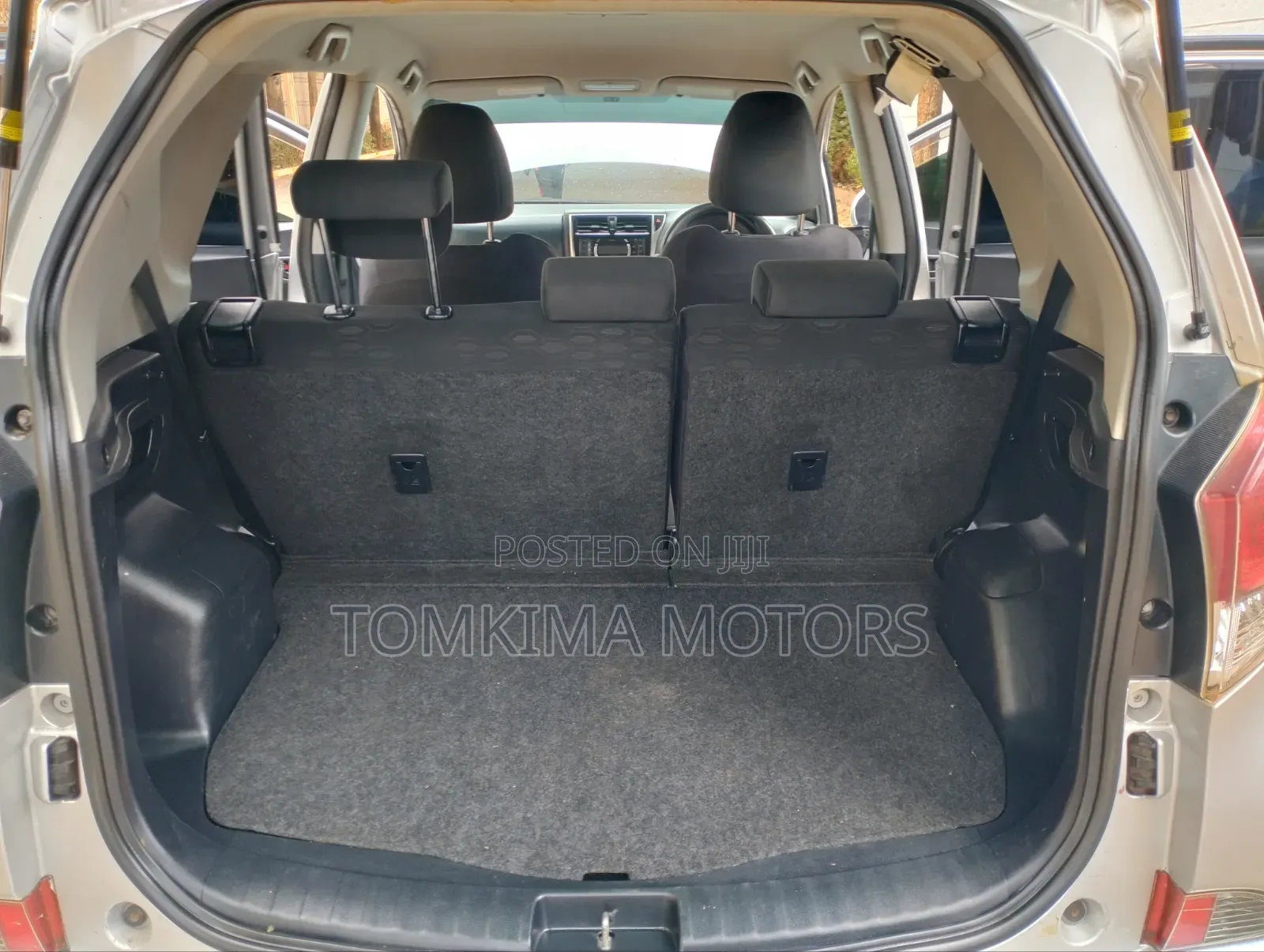 Toyota Ractis 2016 Silver