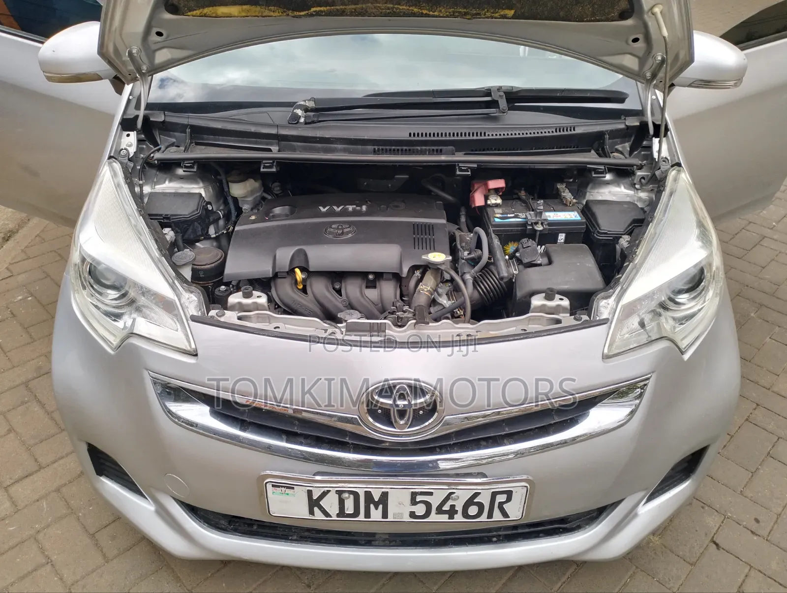 Toyota Ractis 2016 Silver