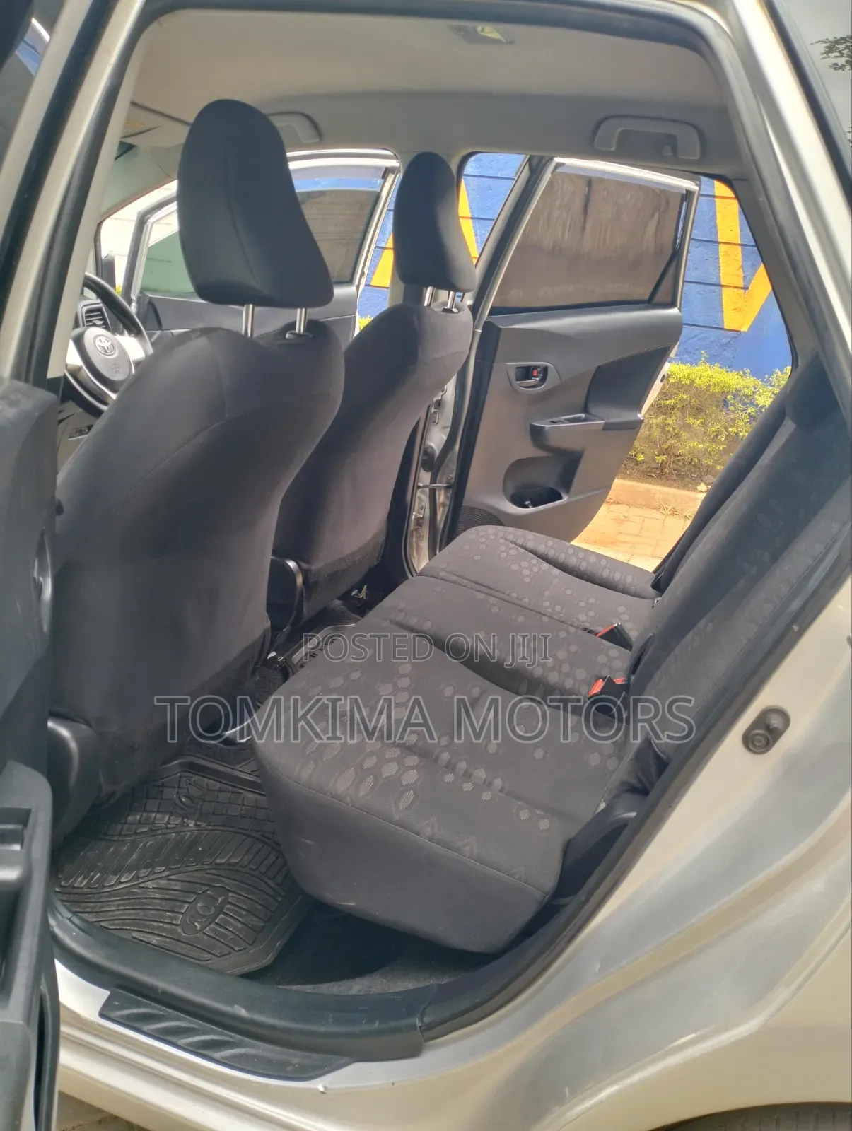 Toyota Ractis 2016 Silver