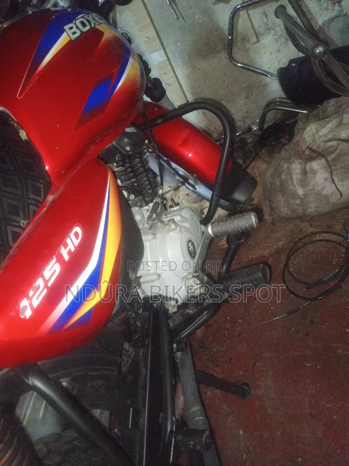 Bajaj Boxer 125 2026 Red