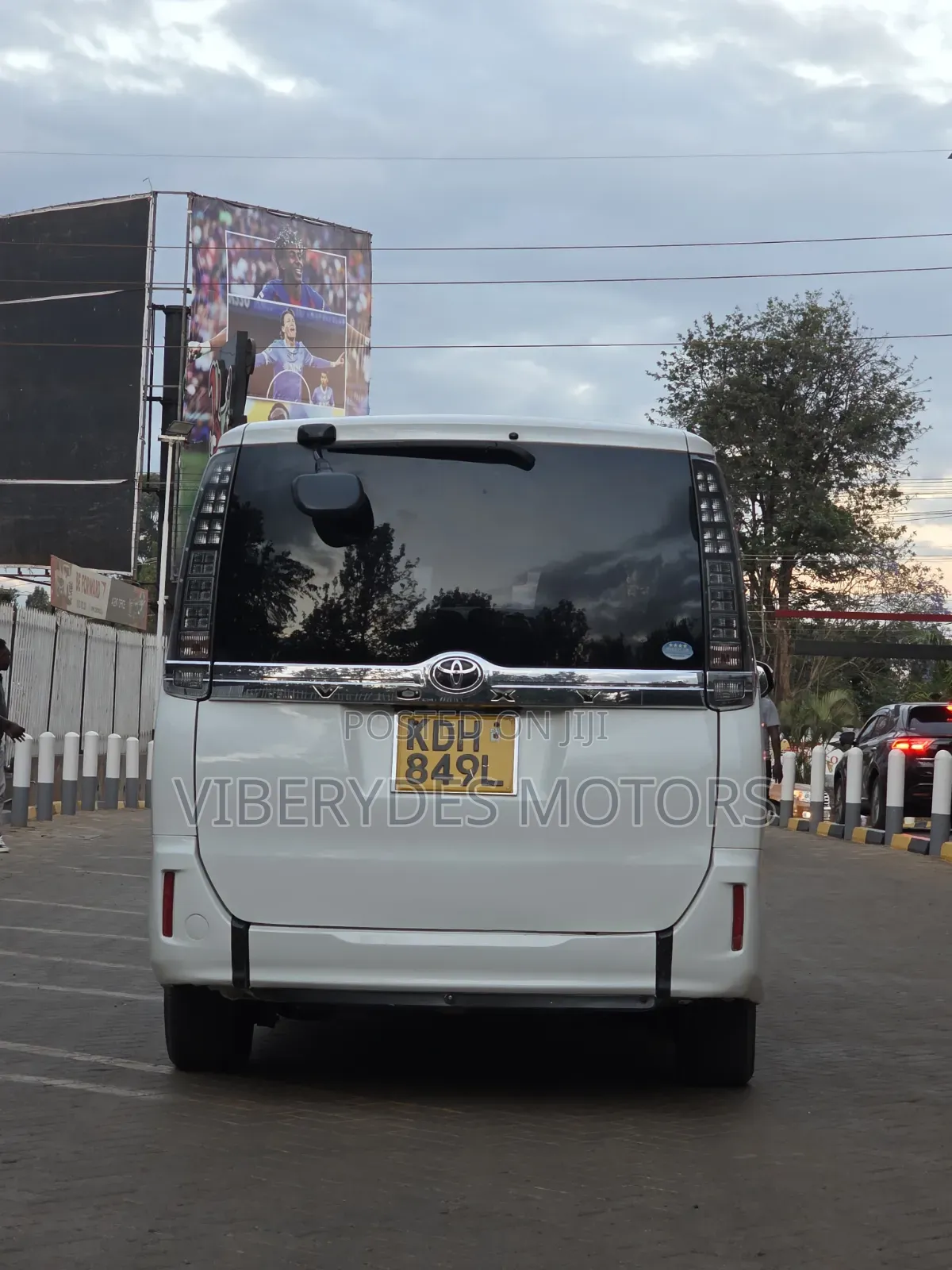 Toyota Voxy 2016 White