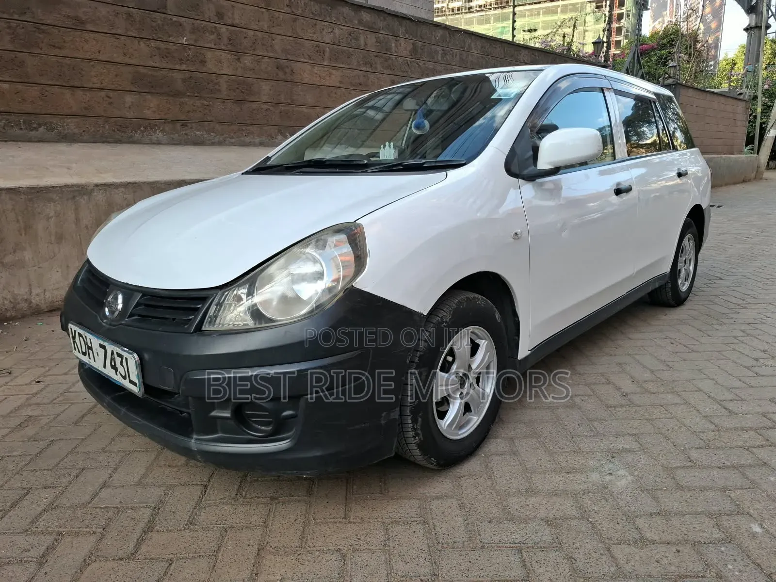Nissan Advan 2014 White