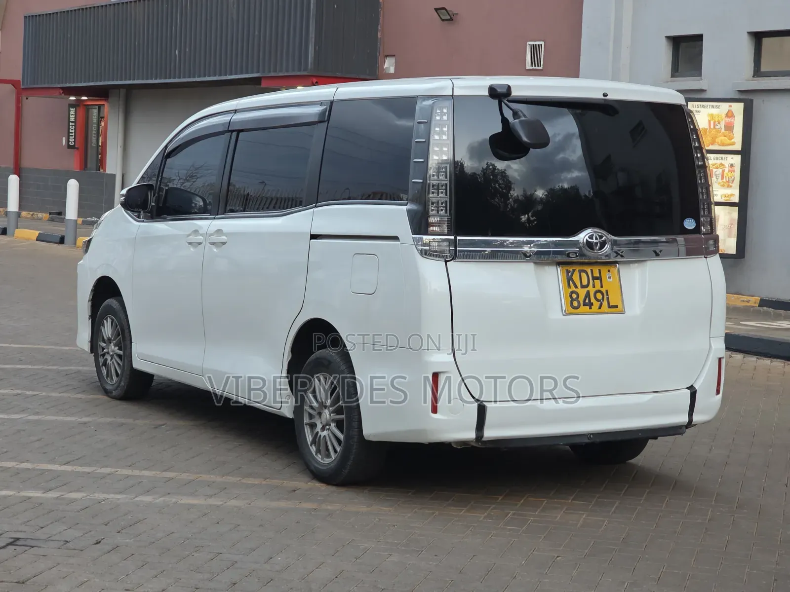 Toyota Voxy 2016 White