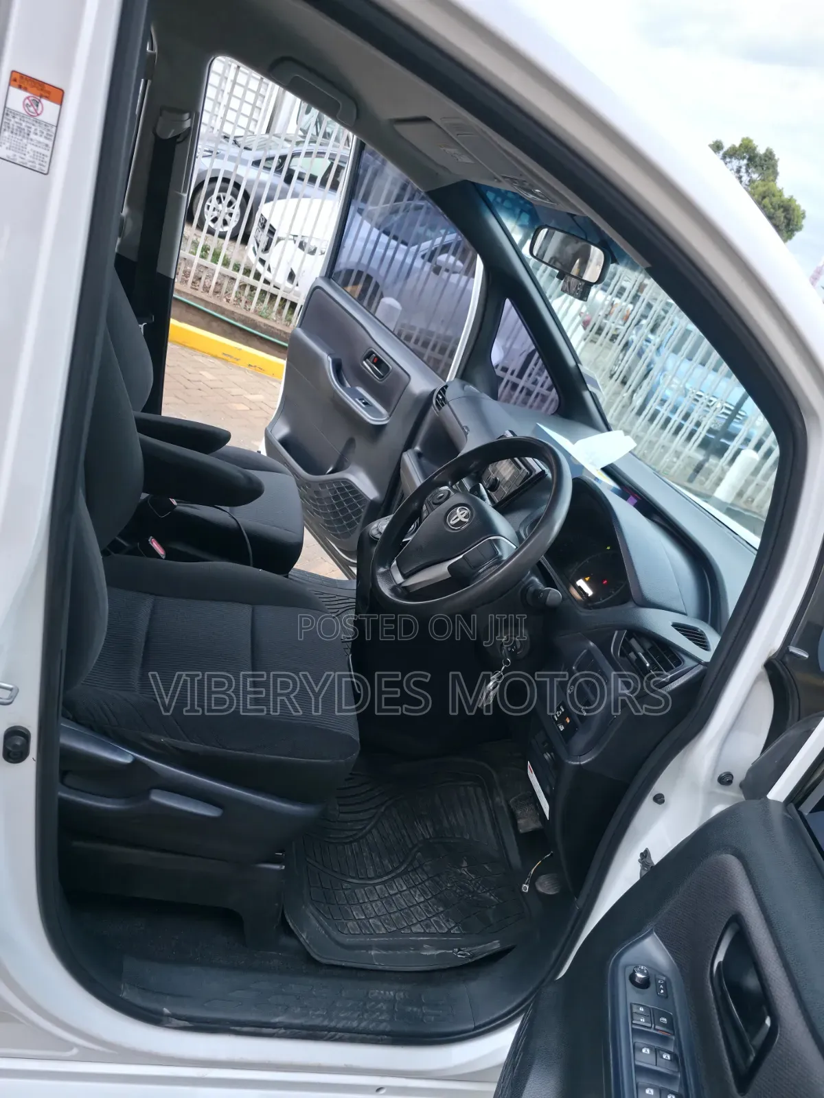 Toyota Voxy 2016 White