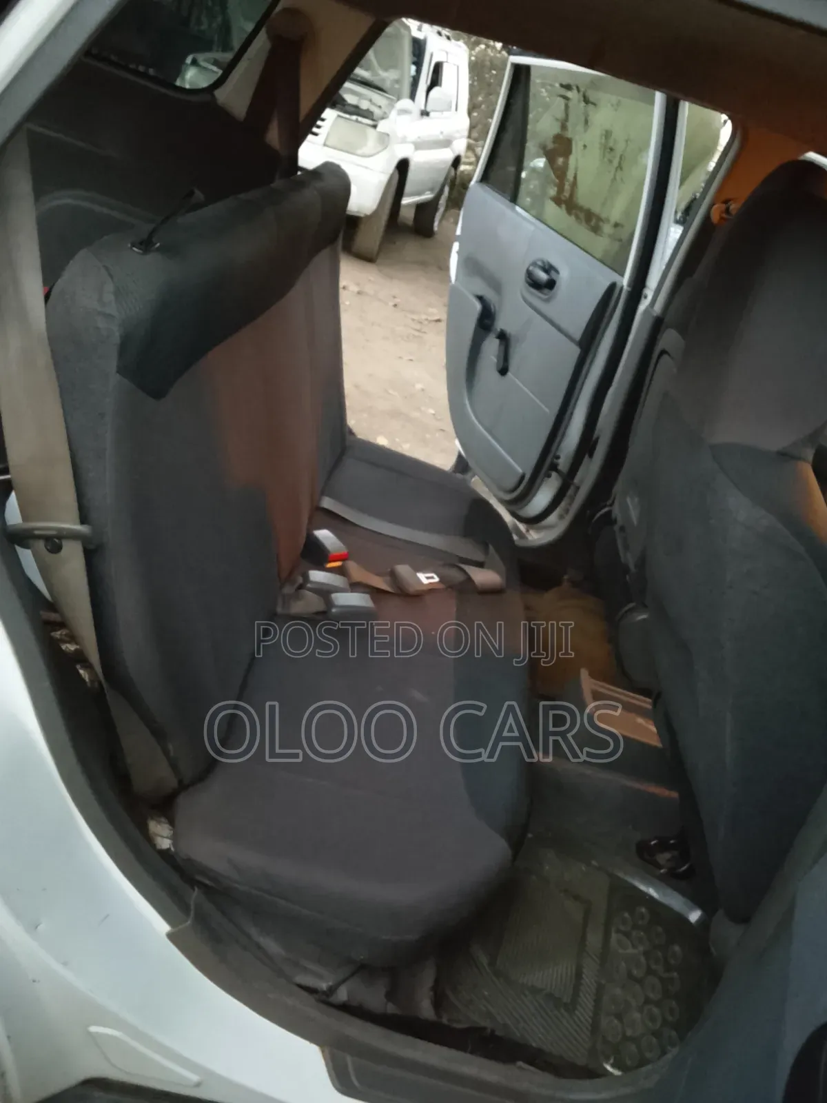Nissan Advan 2013 White