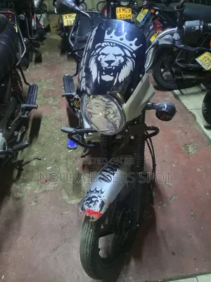 Bajaj Boxer 125 2025 Red