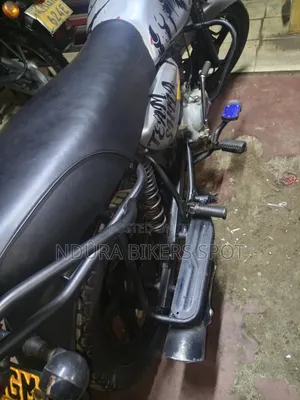 Bajaj Boxer 125 2025 Red