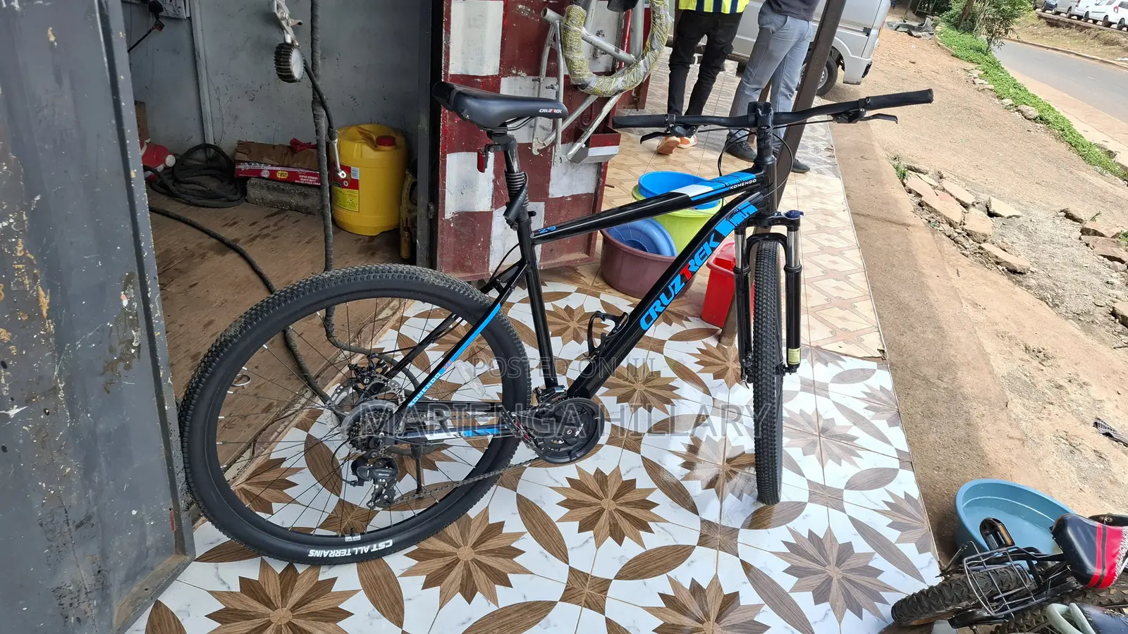 CruzTrek 29er Komendo Bicycle