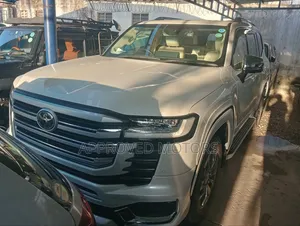 Toyota Land Cruiser 2022 White