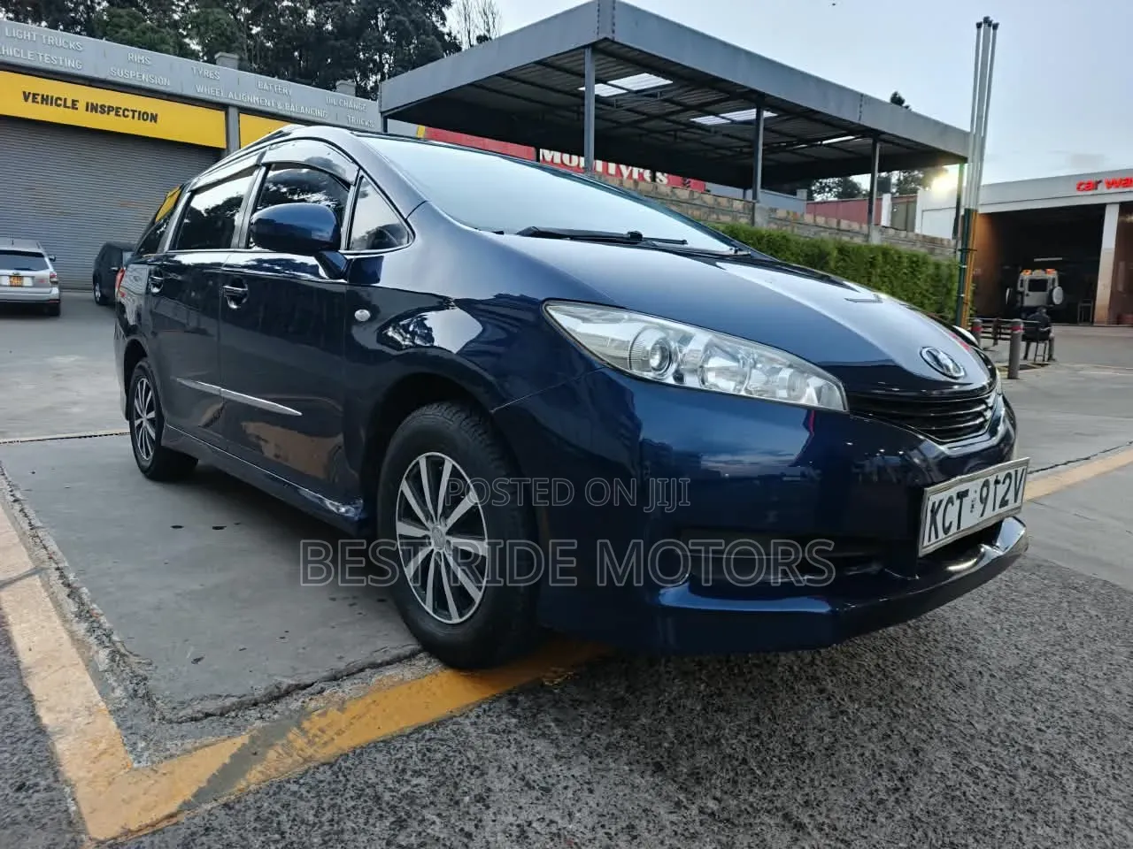 Toyota Wish 2011 Blue