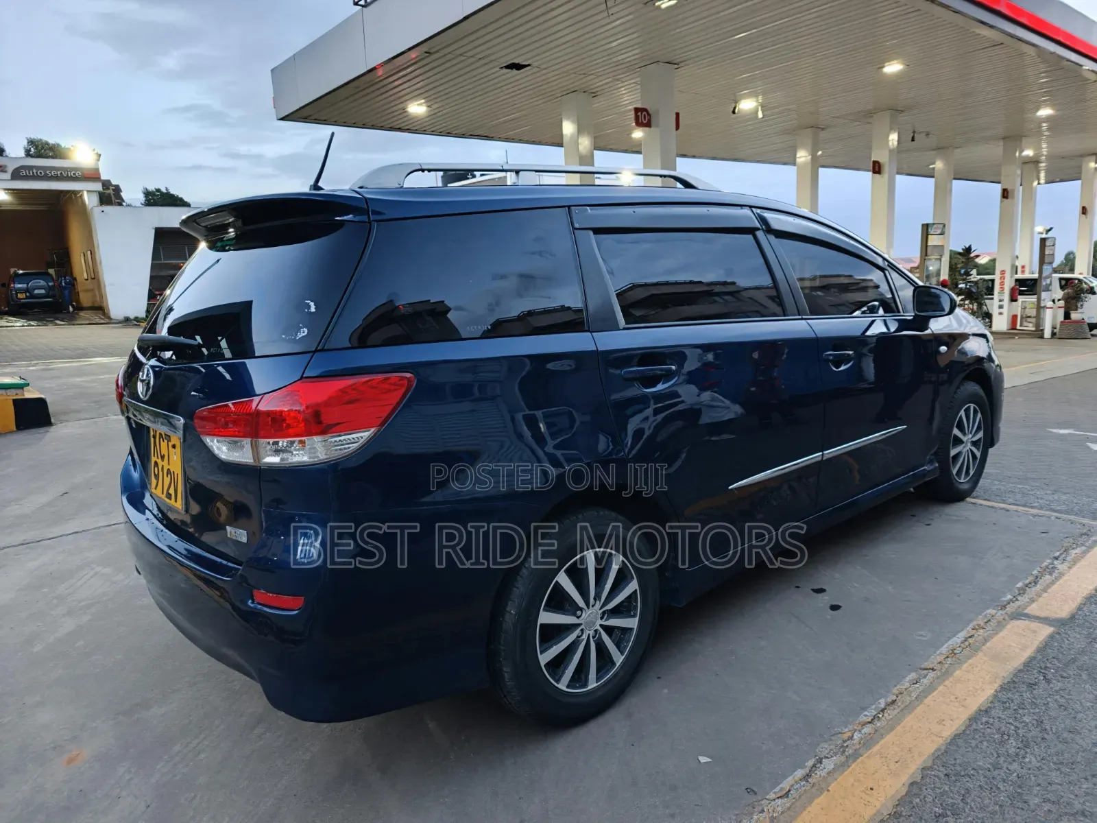 Toyota Wish 2011 Blue