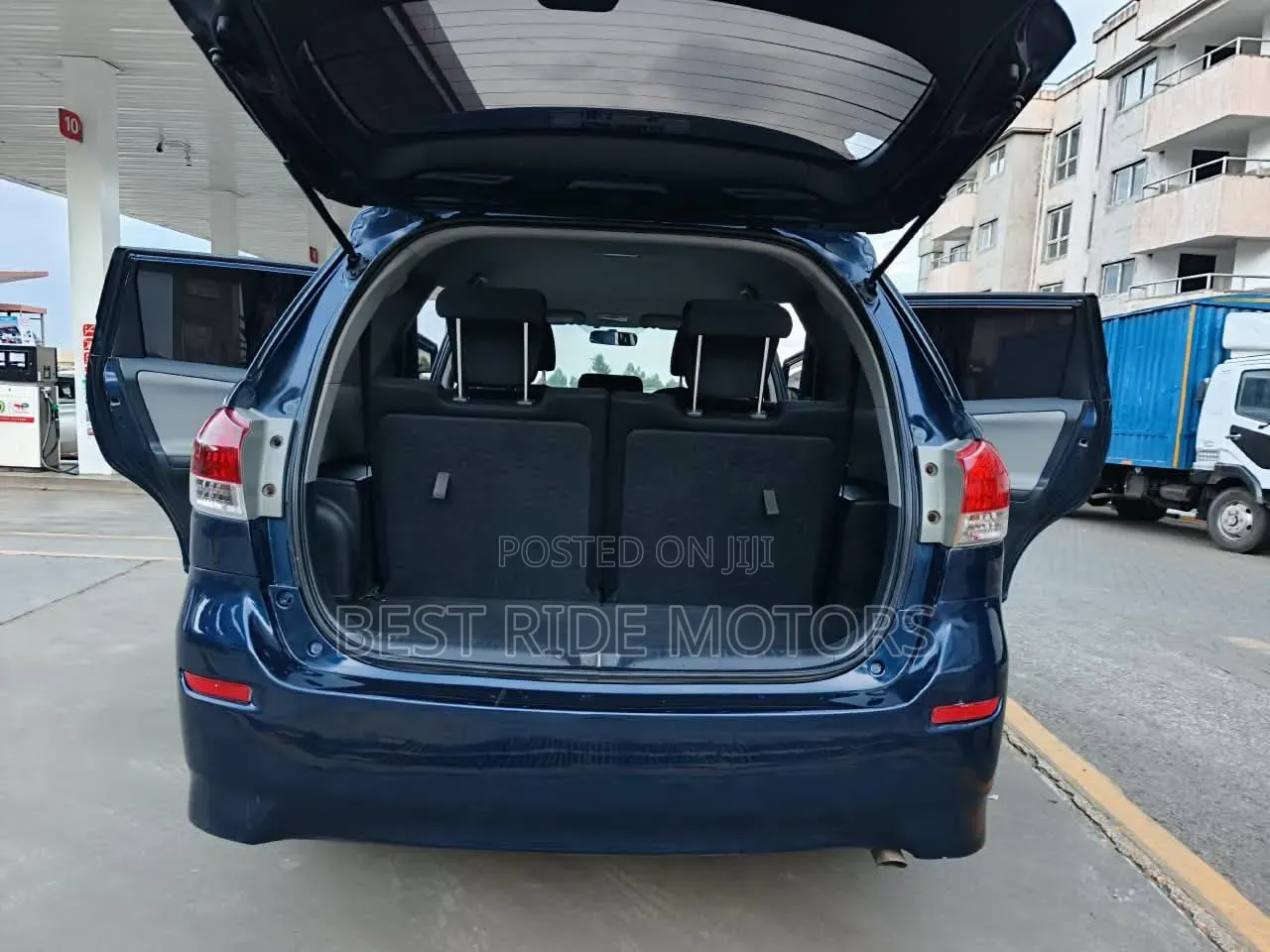 Toyota Wish 2011 Blue