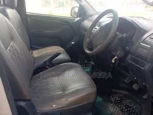 Isuzu D-MAX 2021 Silver