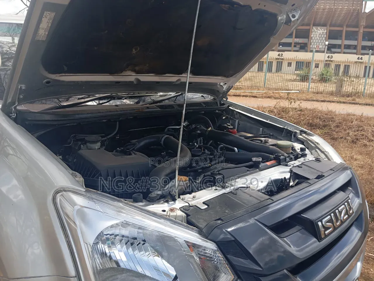 Isuzu D-MAX 2021 Silver