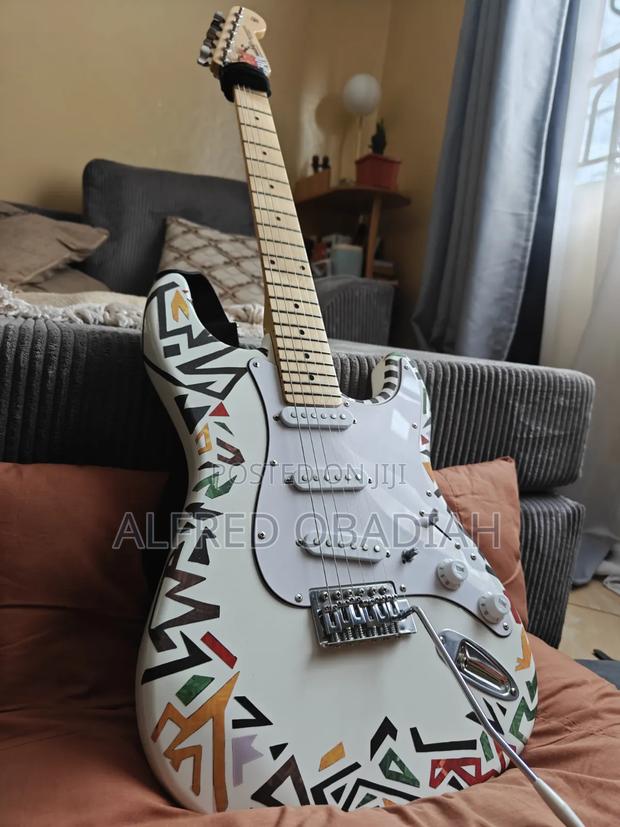 Fender Lead Guitar - thumbnail 3