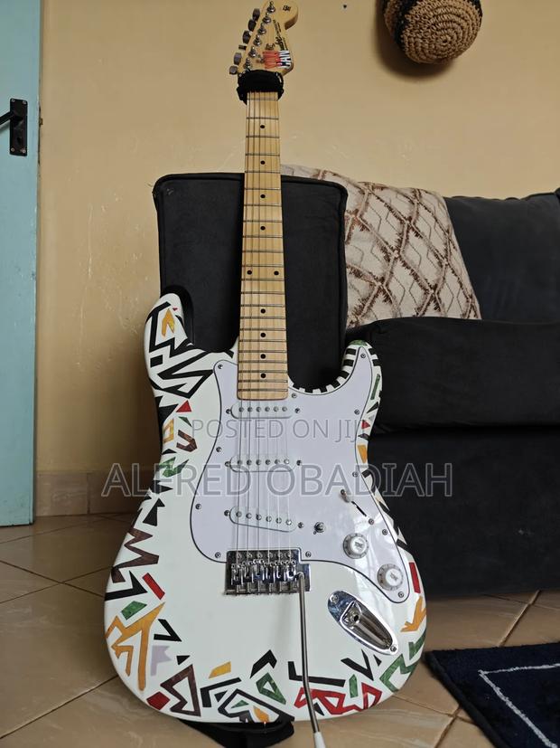 Fender Lead Guitar - thumbnail 6