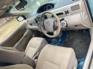 Toyota Raum 2008 Green