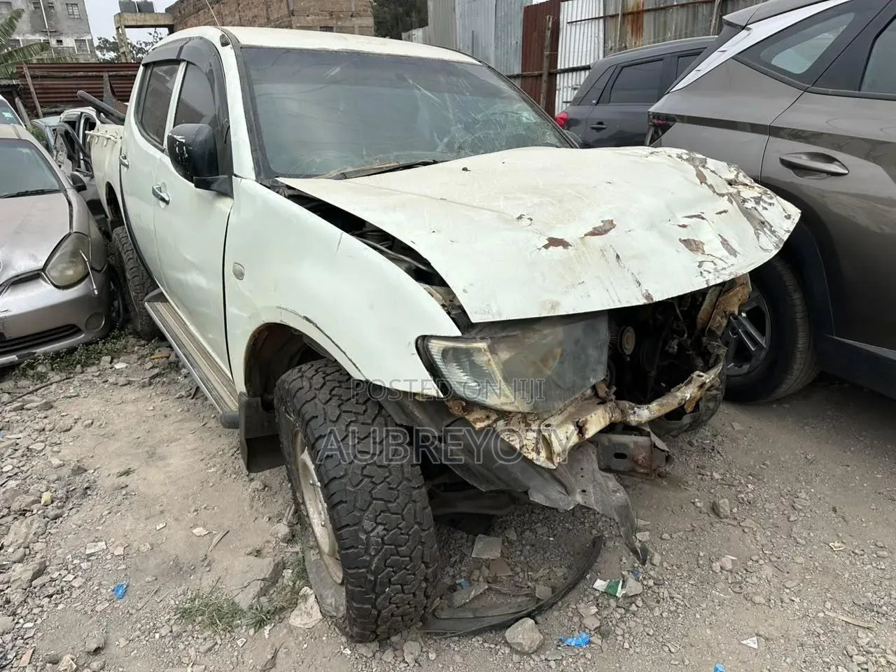 Mitsubishi L200 2015 White