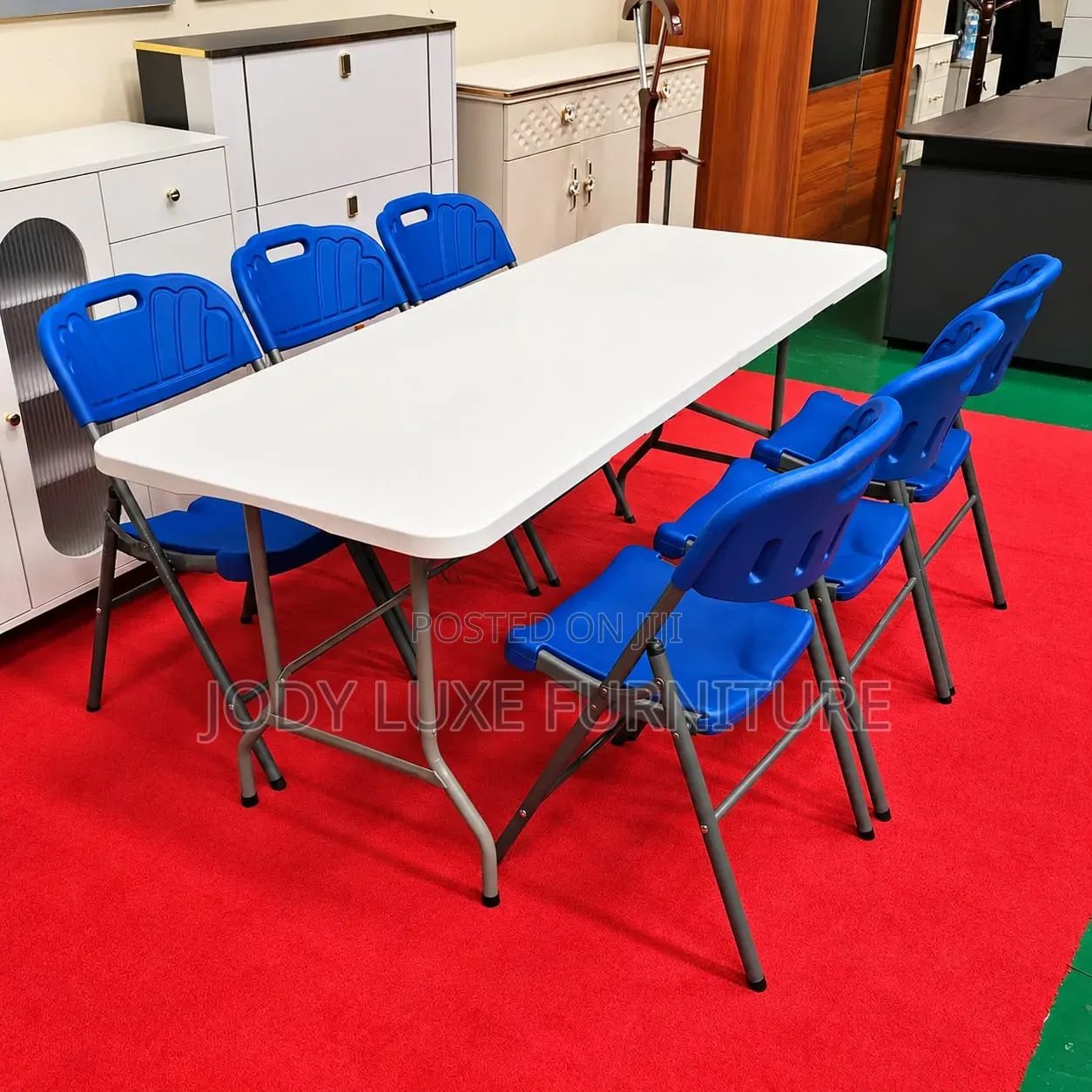 Important Foldable Chair and Table