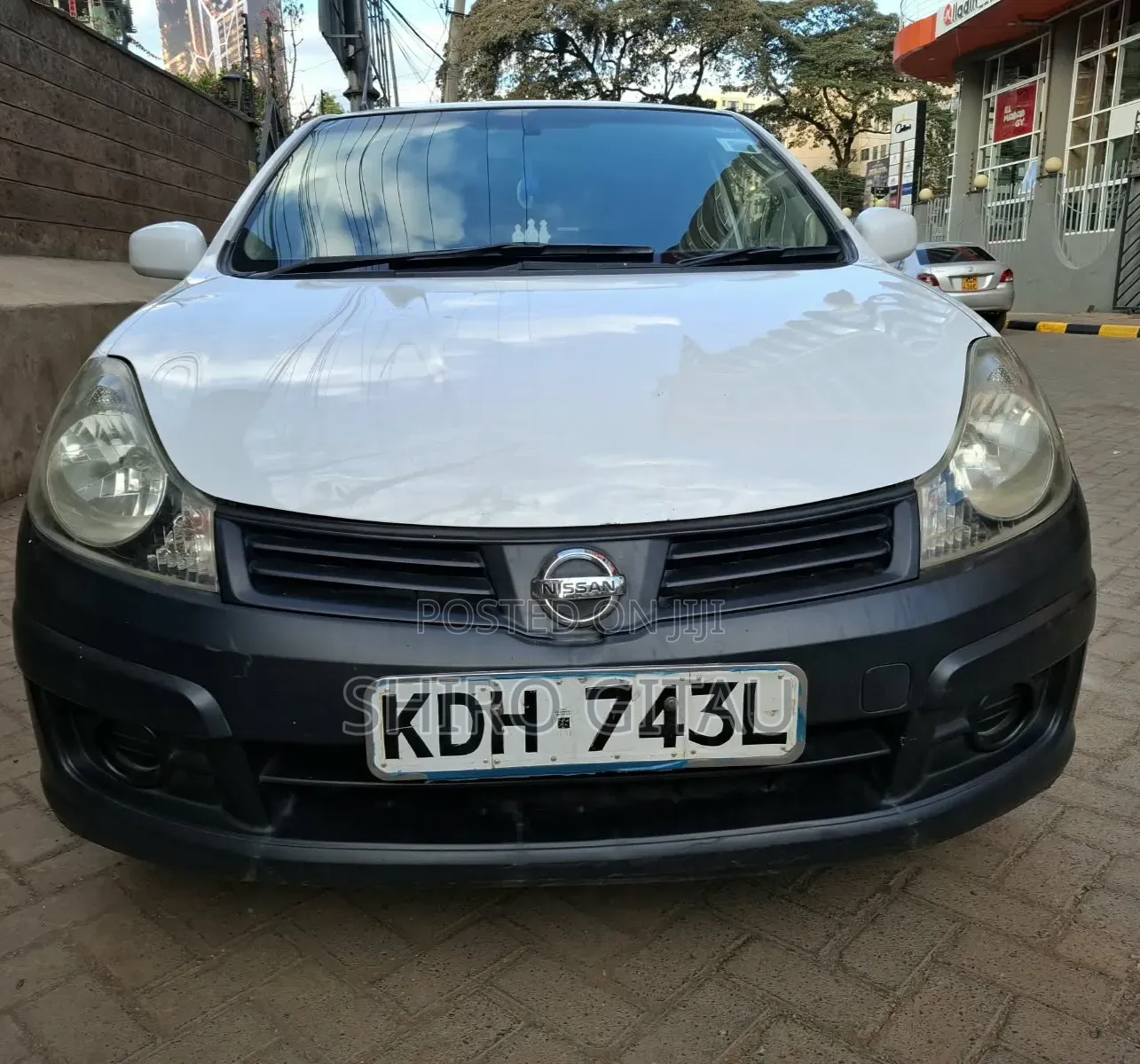 Nissan Advan 2014 White