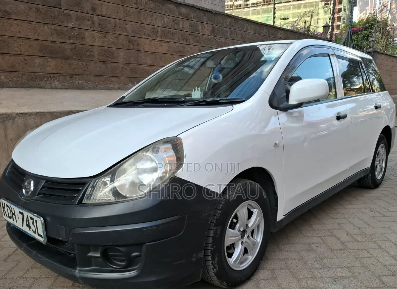 Nissan Advan 2014 White
