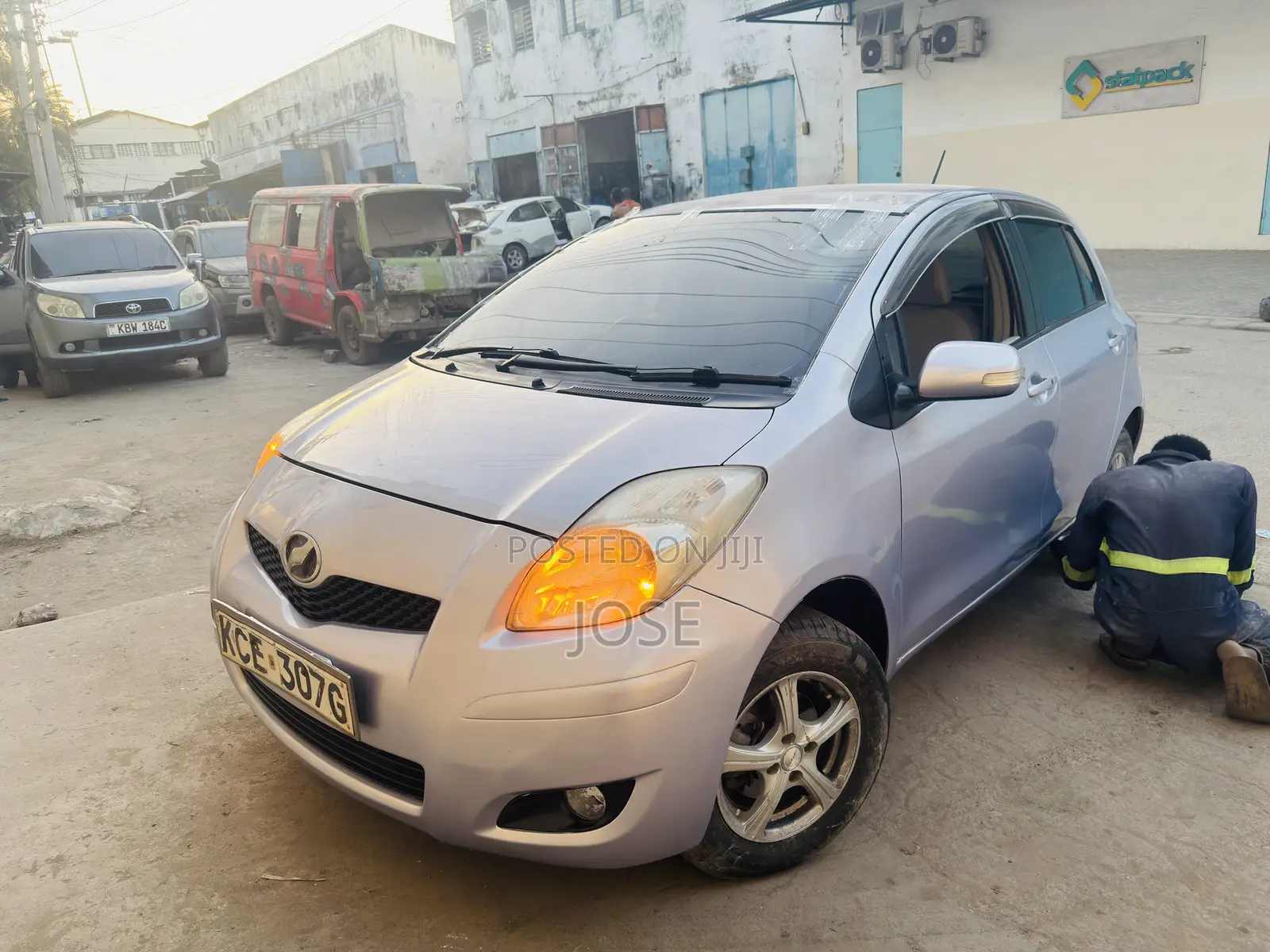 Toyota Vitz 2008 Silver