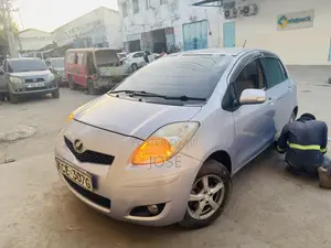 Toyota Vitz 2008 Silver