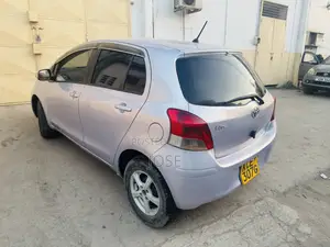 Toyota Vitz 2008 Silver