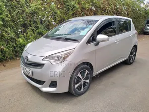 Toyota Ractis 2016 Silver