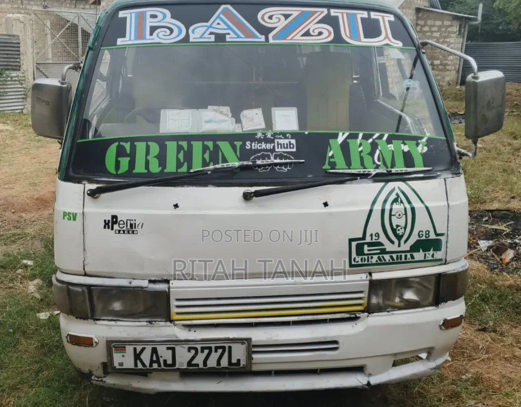 Nissan Caravan (Urvan) 1997 White