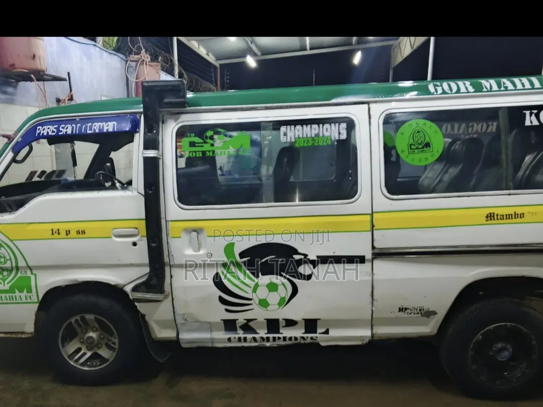 Nissan Caravan (Urvan) 1997 White