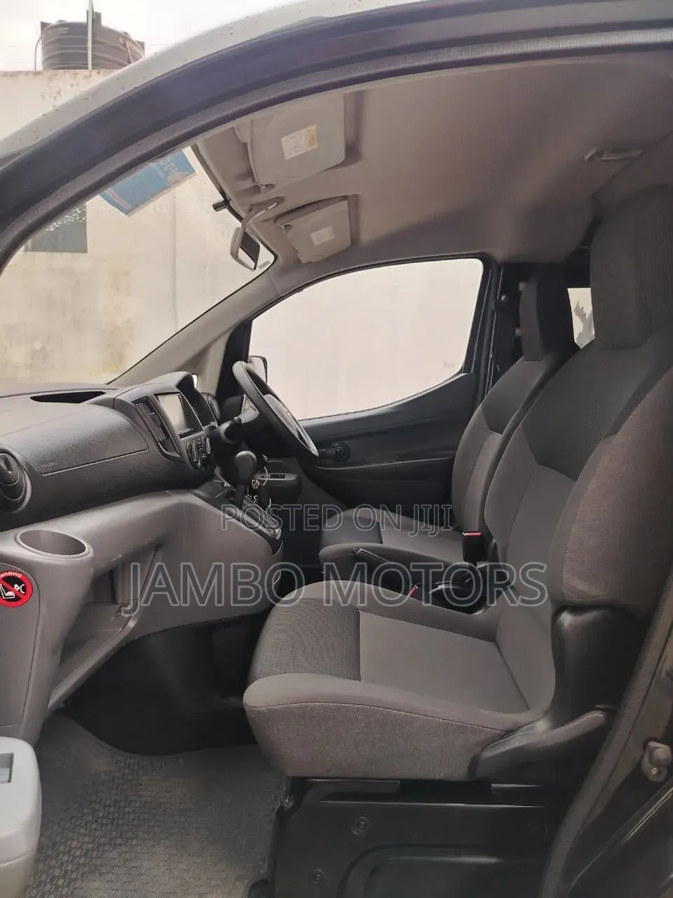 Nissan NV200 2021