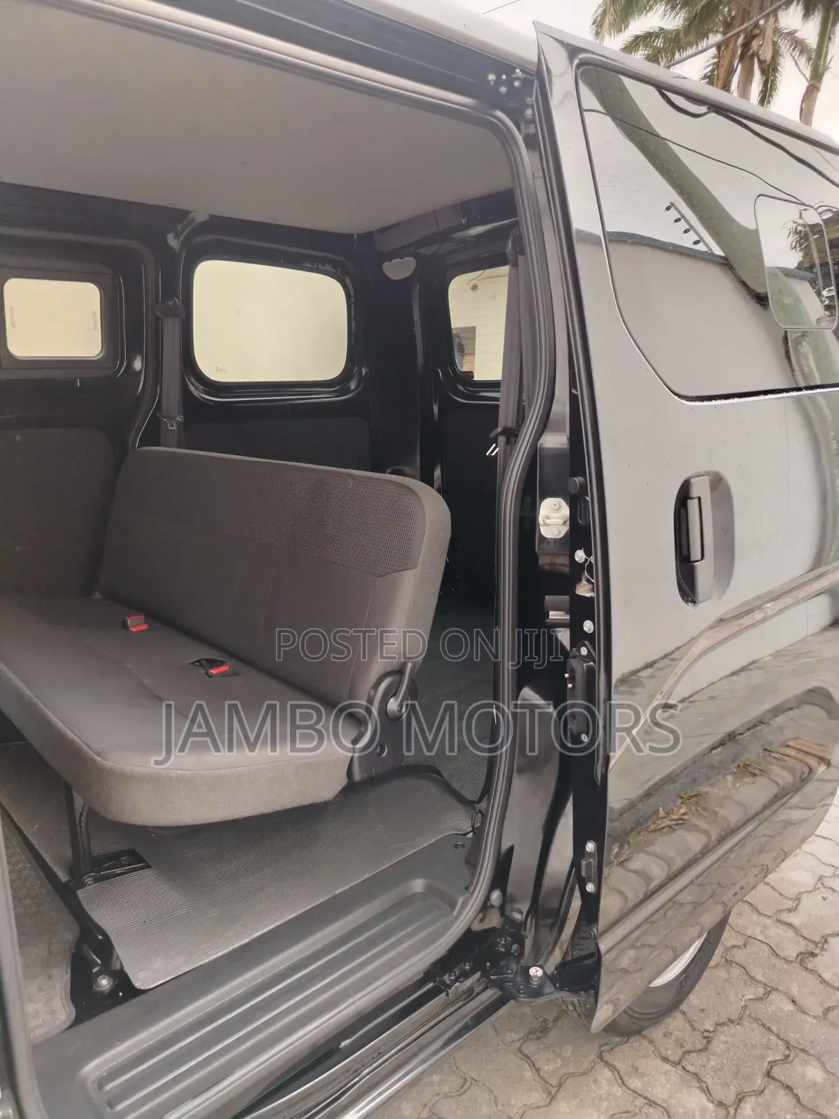 Nissan NV200 2021