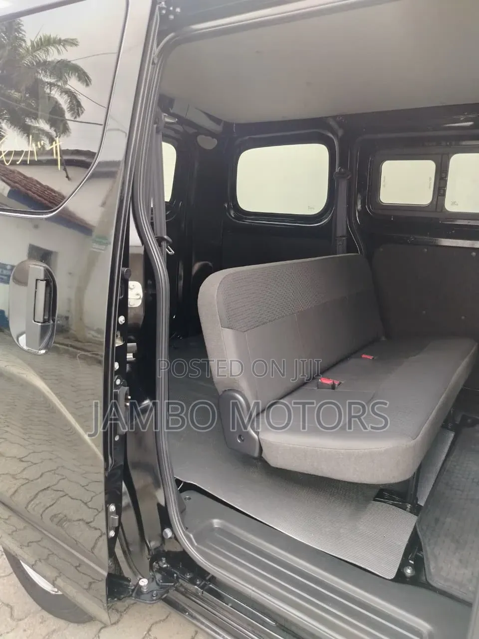Nissan NV200 2021