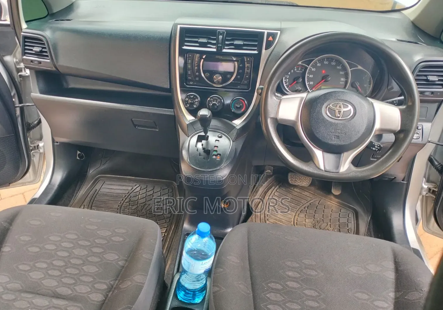 Toyota Ractis 2016 Silver
