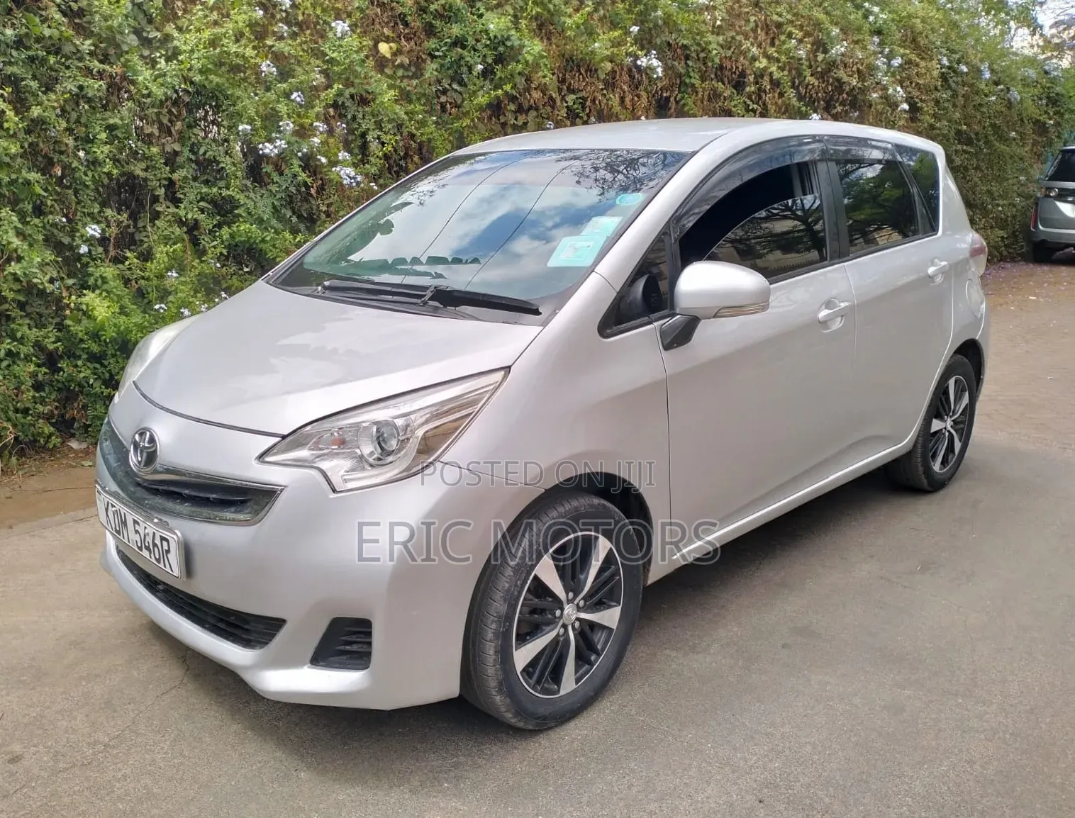 Toyota Ractis 2016 Silver