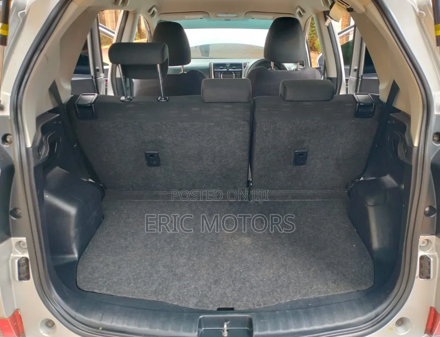 Toyota Ractis 2016 Silver
