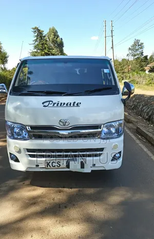 Toyota HiAce 2011 White