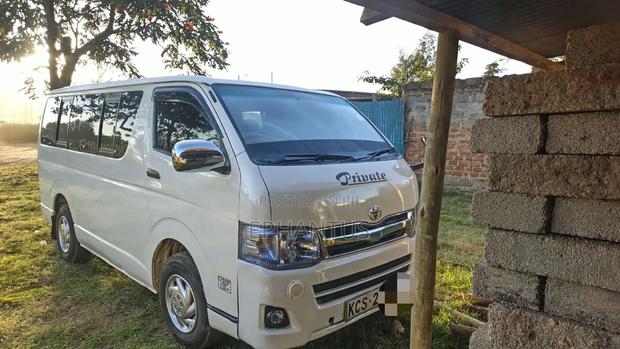 Toyota HiAce 2011 White - thumbnail 5