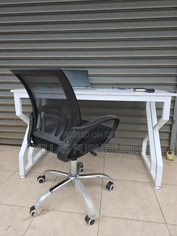 Modern/It/Study Table and Mesh Chair - main view