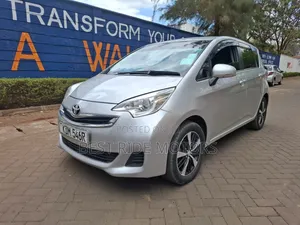 Toyota Ractis 1.5 FWD 2016 Silver